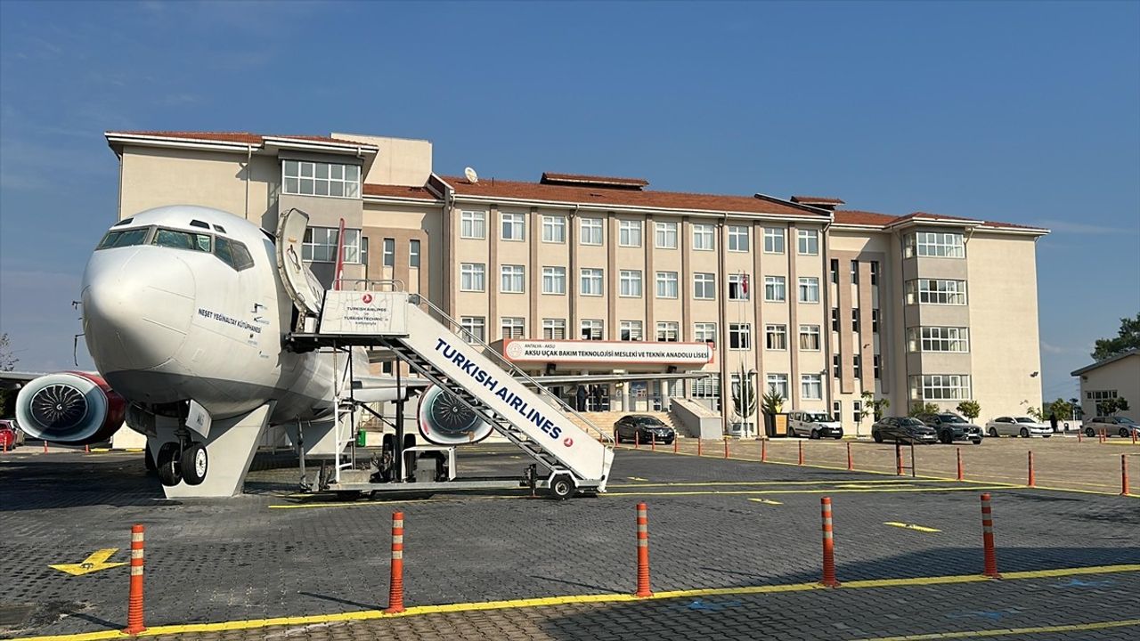 Antalya'da Havacılığın Geleceği Konferansı Düzenlendi