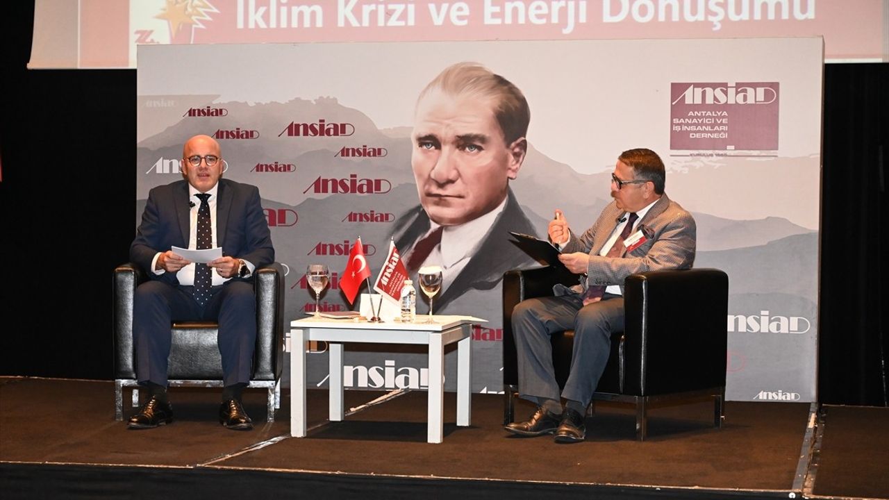 Antalya'da İklim Krizi ve Enerji Dönüşümü Konulu Toplantı Gerçekleşti