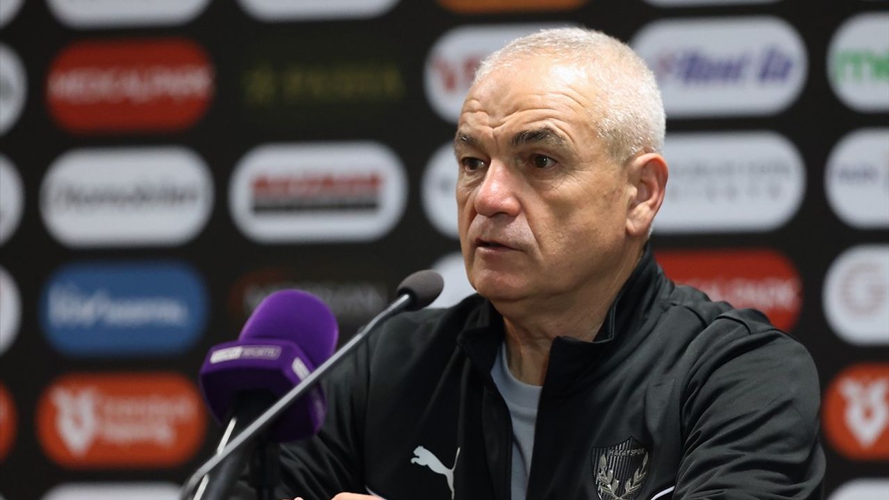 Atakaş Hatayspor Teknik Direktörü Rıza Çalımbay: 'Takımımdan Memnunum'