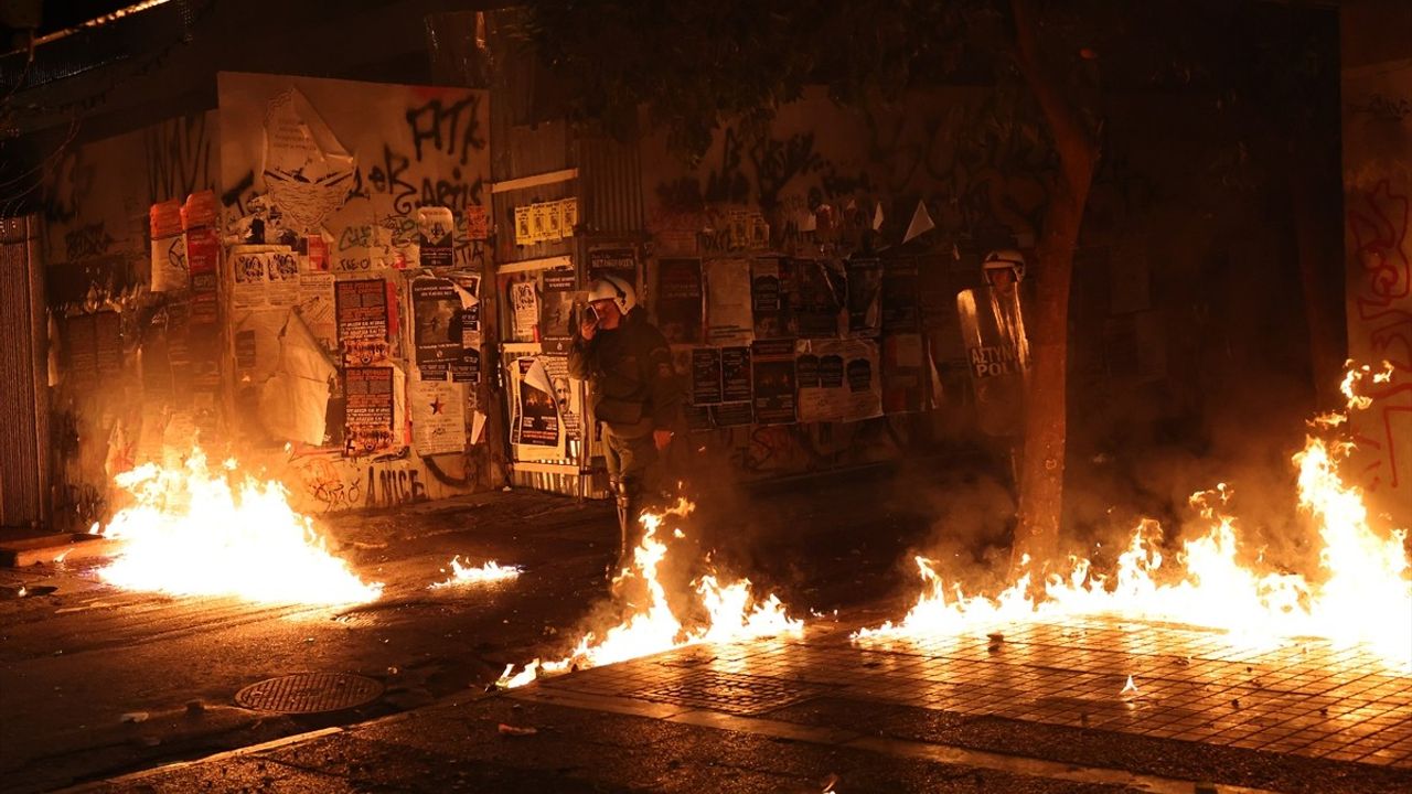 Atina'da Aleksis Grigoropulos Anma Yürüyüşünde Arbede Çıktı