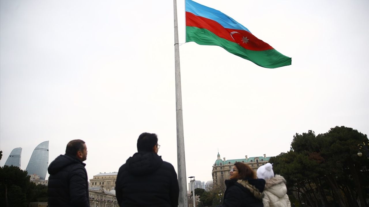 Azerbaycan, Uçak Kazasında Hayatını Kaybedenler İçin Milli Yas İlan Etti