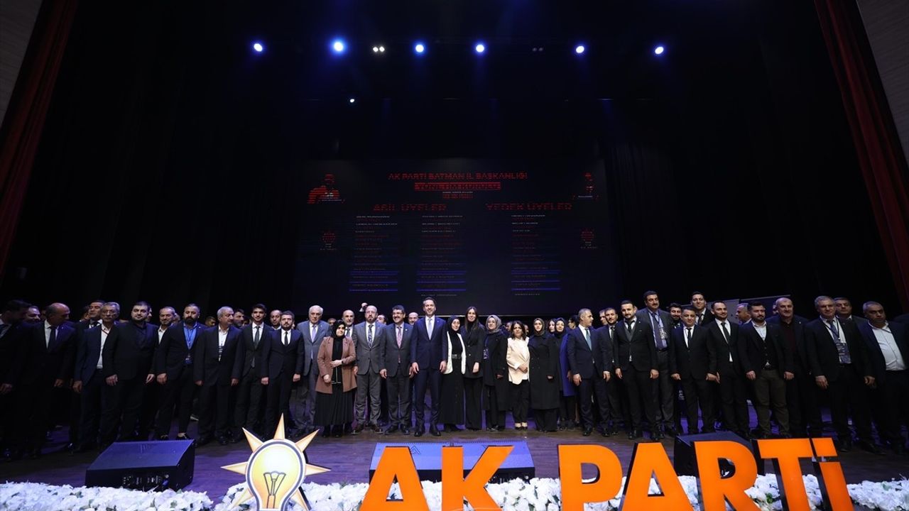 Bakan Bayraktar, AK Parti Batman İl Kongresi'nde Enerji ve İnsani Duruş Üzerine Konuştu