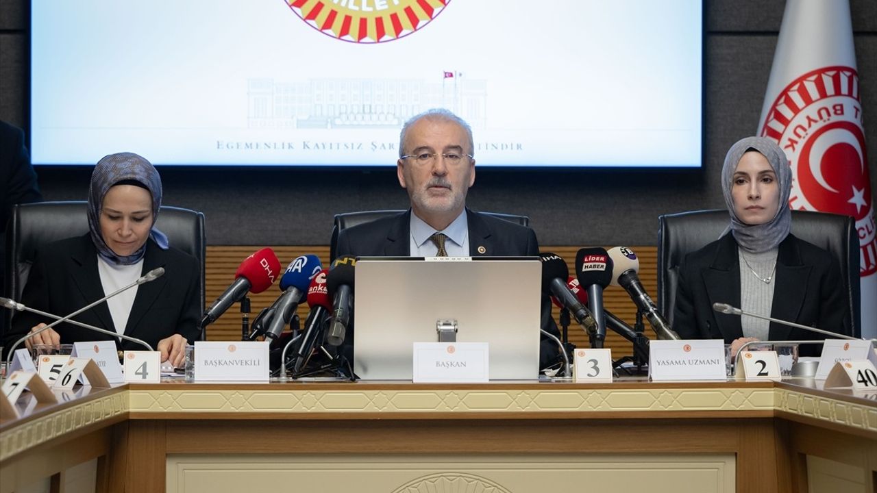 Bakan Göktaş, Kadına Şiddetle Mücadele İçin Yenilikçi Yaklaşımlar Sunuyor