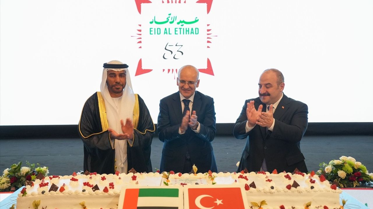 Bakan Şimşek, BAE'nin 53. Kuruluş Yıl Dönümü Resepsiyonuna Katıldı