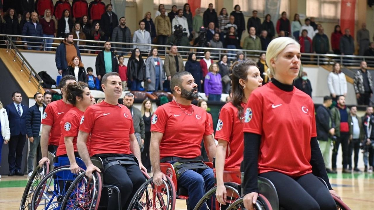 Balıkesir'de Engelliler Günü Basketbol Dostluk Maçı Düzenlendi
