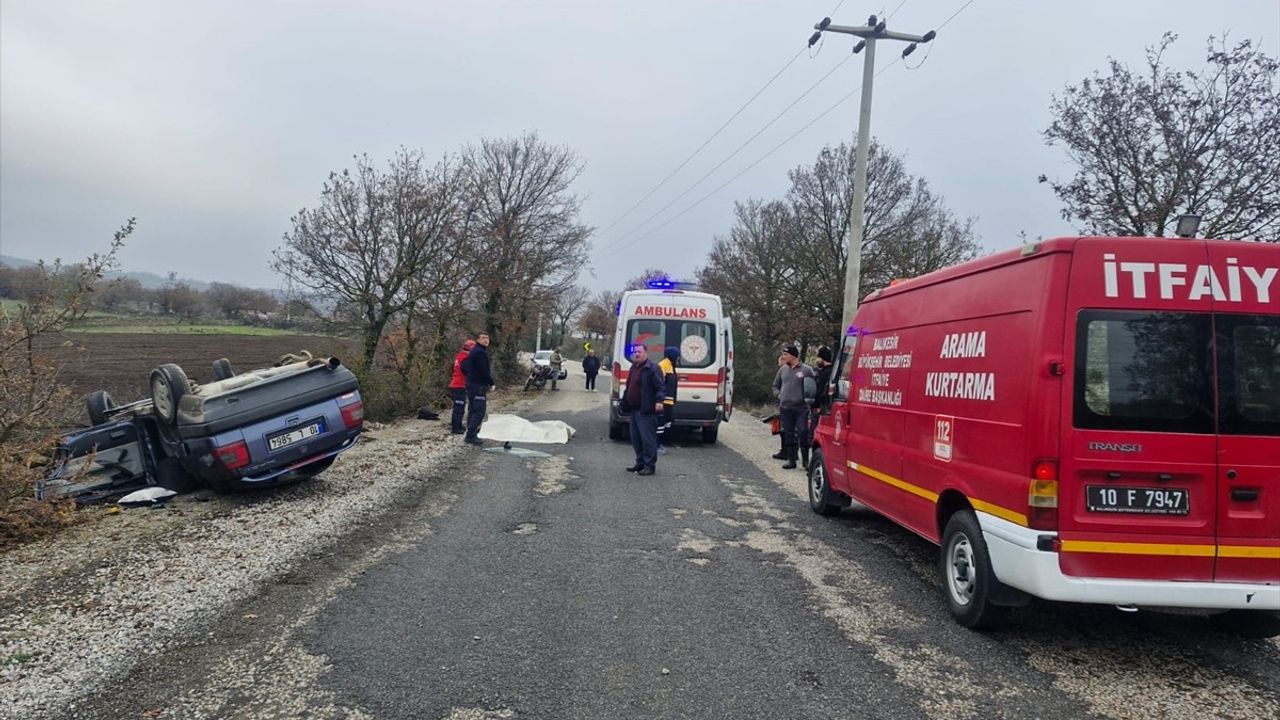 Balıkesir'de Kontrolden Çıkan Otomobil Takla Attı: 1 Ölü, 2 Yaralı