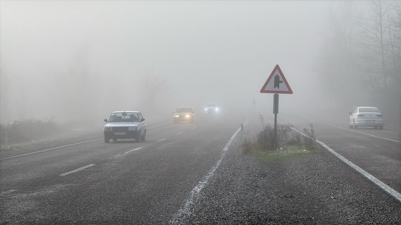 Bartın'da Yoğun Sis Trafiği Olumsuz Etkiledi