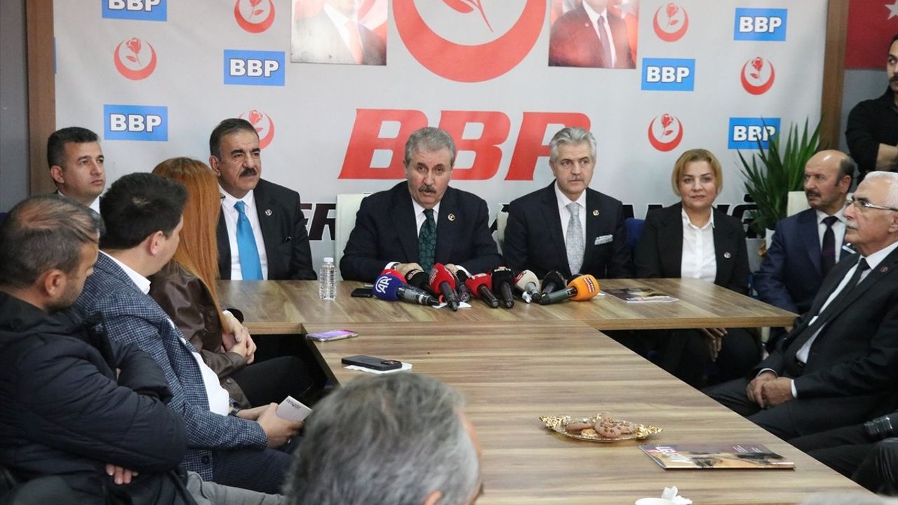 BBP Genel Başkanı Destici: 2 Milyon Mültecinin Dönüşü Mümkün