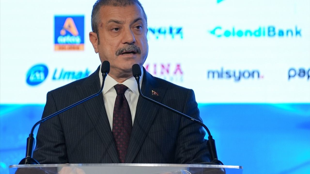 BDDK Başkanı Kavcıoğlu, Finansın Geleceği Zirvesi'nde Sürdürülebilirlik ve Dijital Dönüşüm Üzerine Vurgular Yaptı