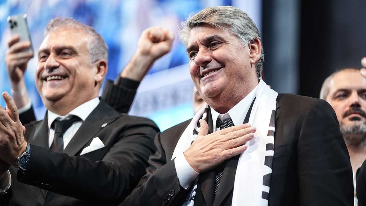 Beşiktaş'ın Yeni Başkanı Serdal Adalı, Kongre Üyelerine Teşekkür Etti