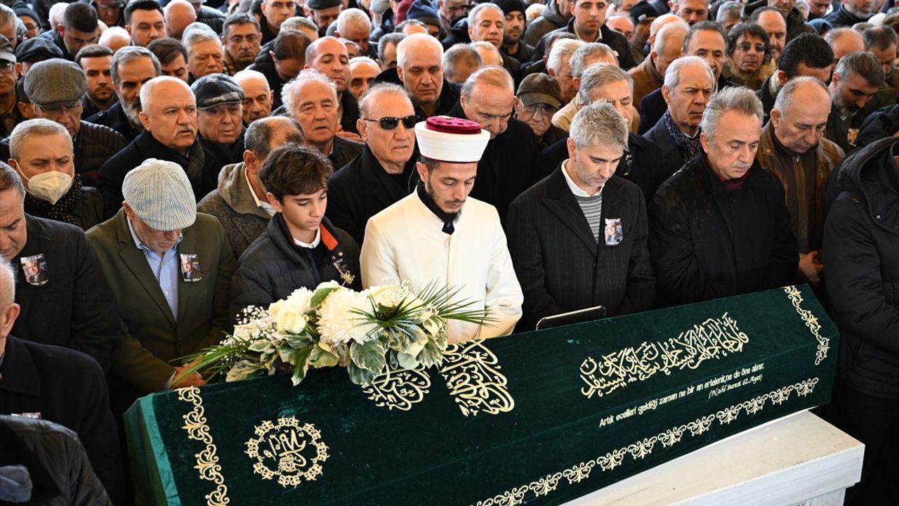 Beykoz'da Trafik Tartışması Sonucu Vurulan Mimar Turgut Toydemir'in Cenazesi Defnedildi