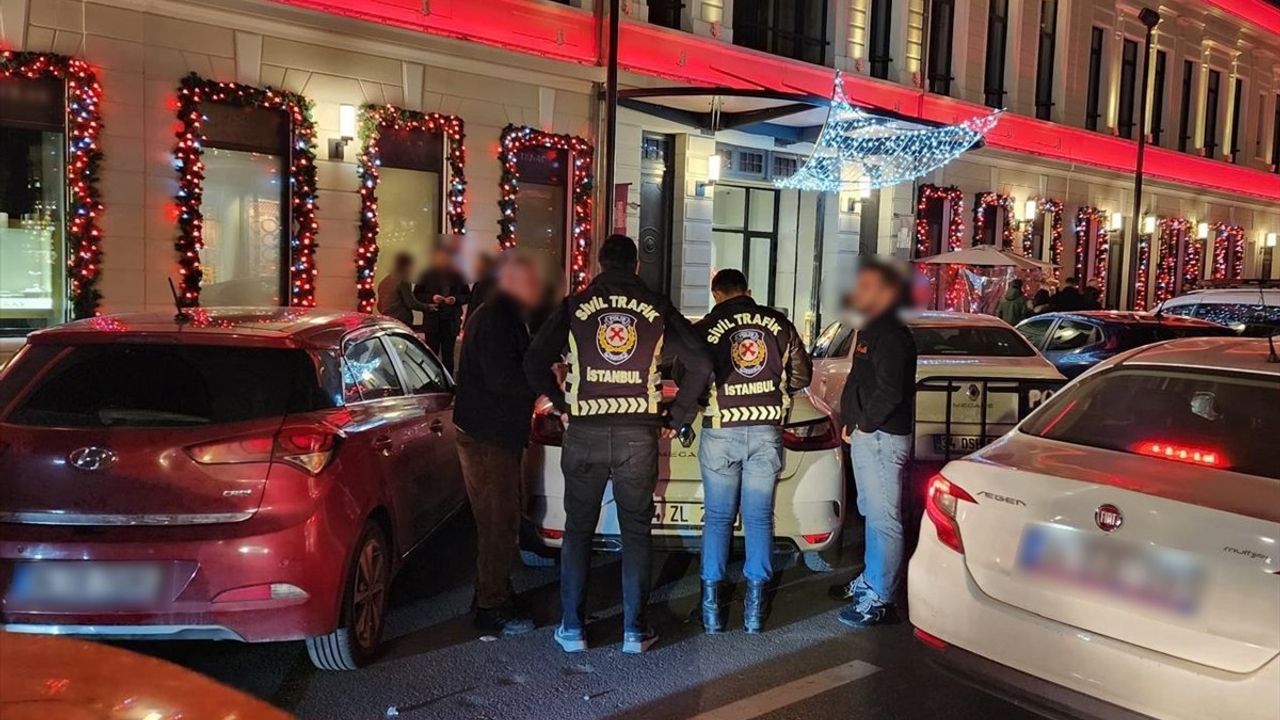 Beyoğlu'nda Korsan Otoparkçılık Yapan İki Şüpheli Yakalandı