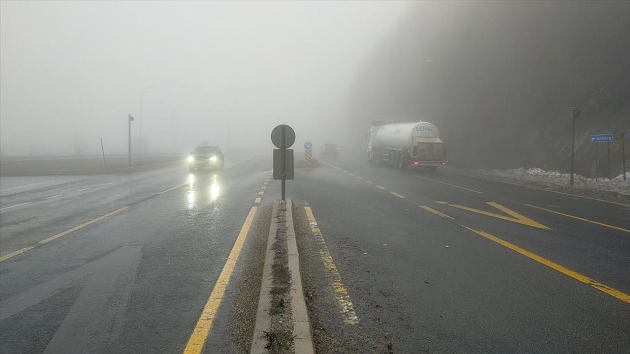 Bolu Dağı'nda Sis, Ulaşımı Olumsuz Etkiliyor