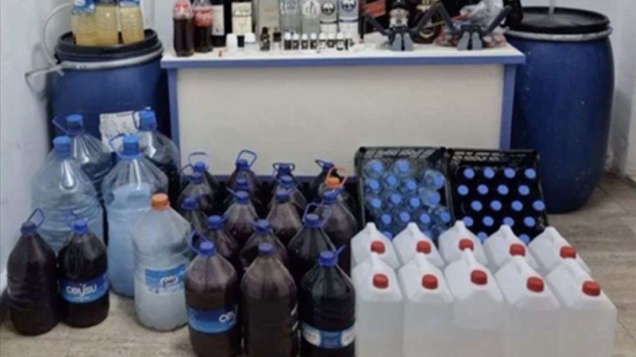 Burdur'da Yılbaşı Tedbirleri kapsamında 383 Litre Kaçak İçki Ele Geçirildi