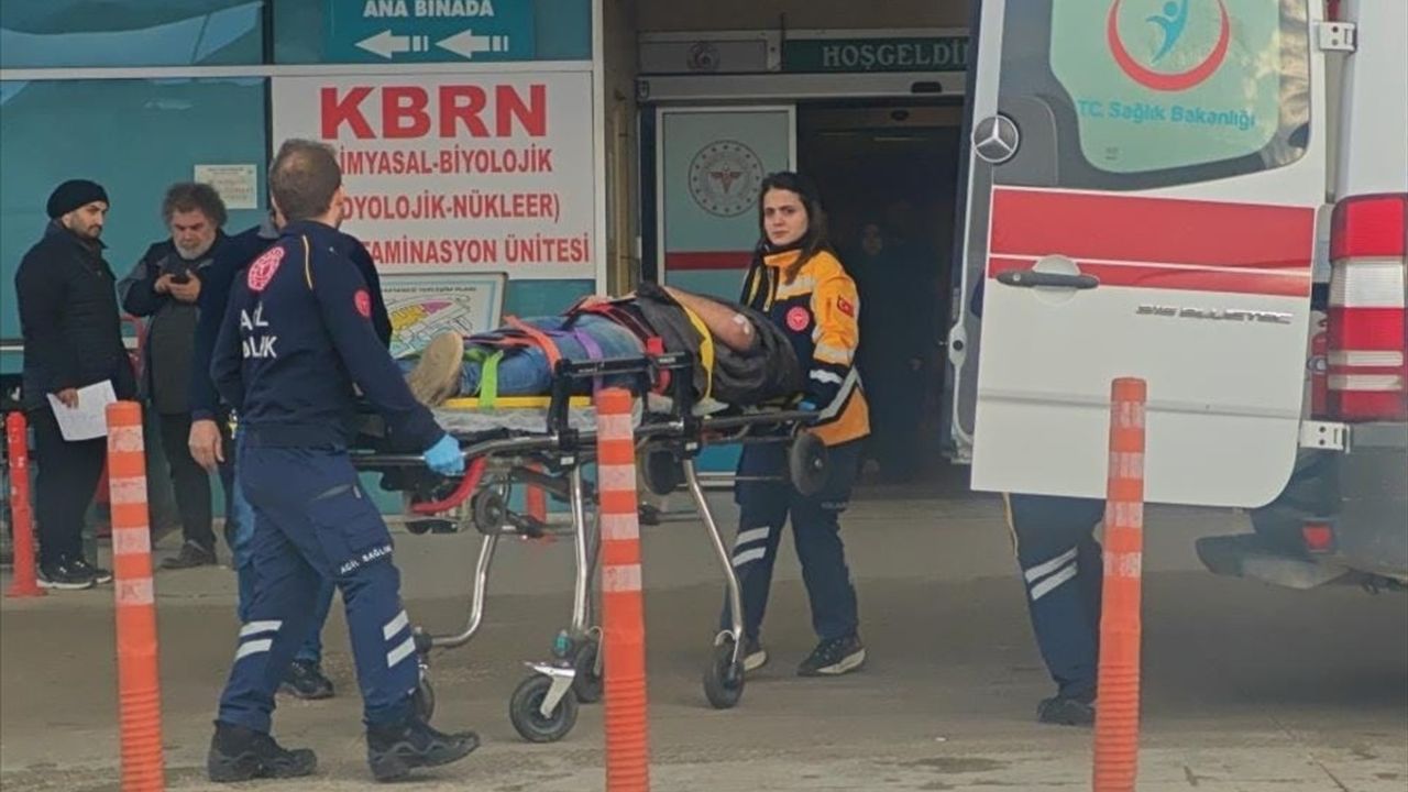 Bursa'nın İnegöl İlçesinde Asansör Boşluğuna Düşen İşçi Ağır Yaralandı