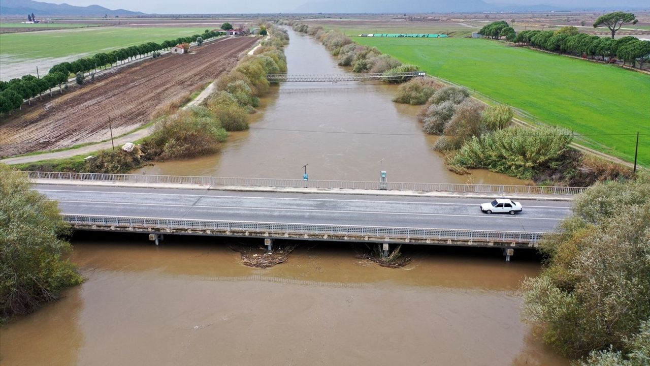 Büyük Menderes Nehri Yağmur Sularıyla Yeniden Canlandı