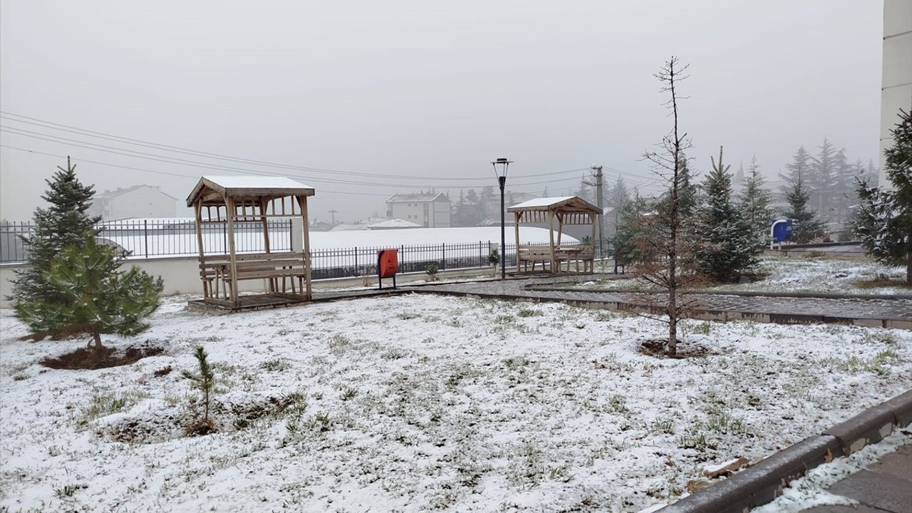 Çankırı'da Kar Yağışı Etkisini Gösteriyor