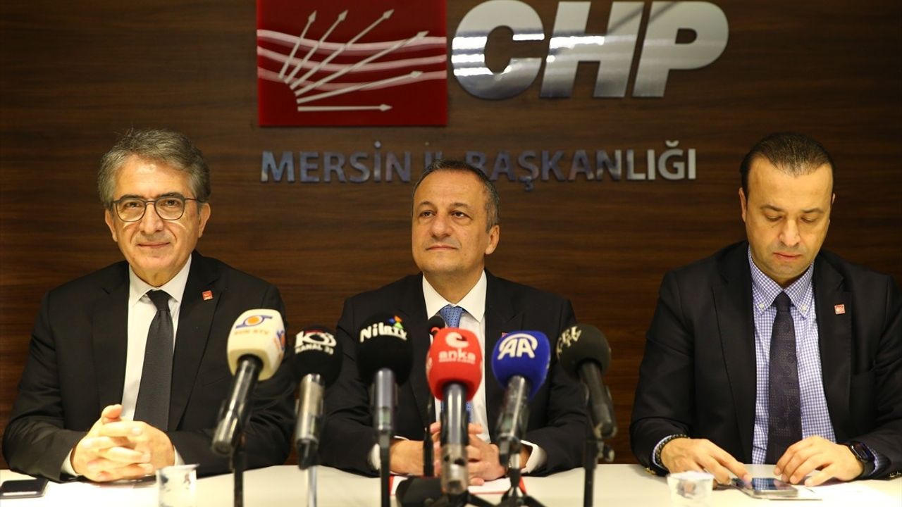 CHP Genel Başkan Yardımcıları Mersin'de Basın Mensuplarıyla Bir Araya Geldi