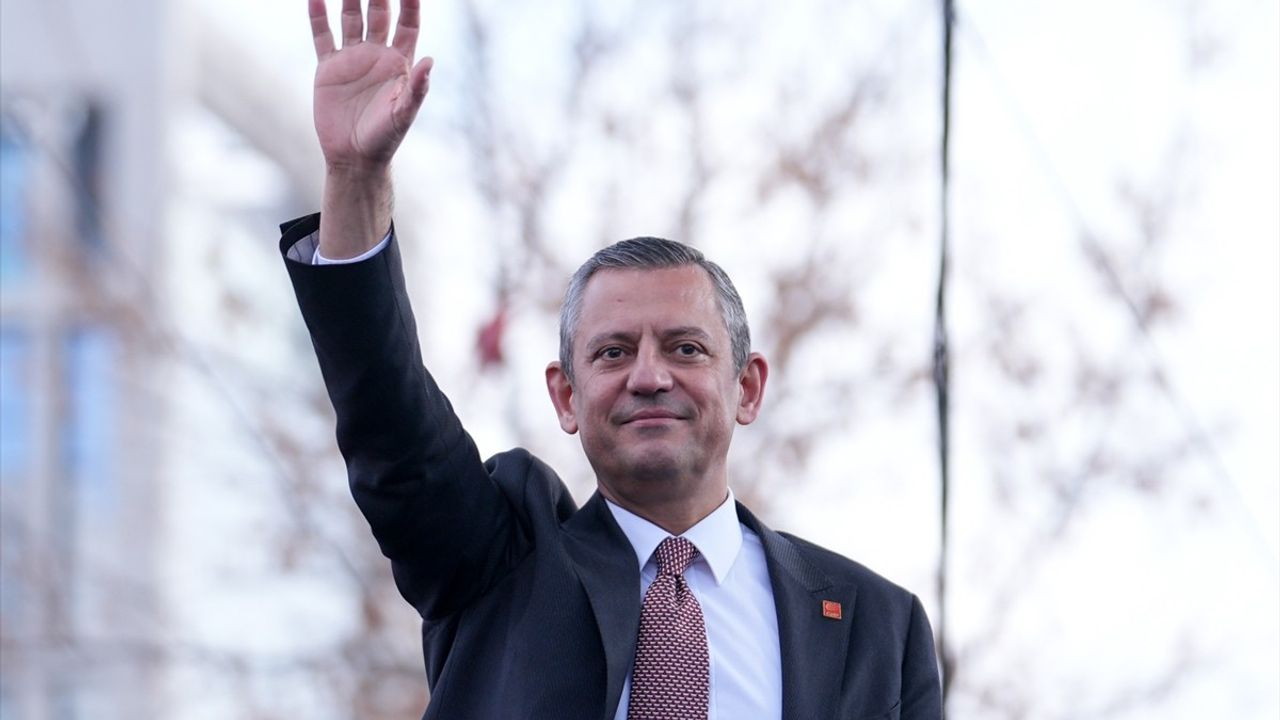 CHP Genel Başkanı Özgür Özel, Asgari Ücret Üzerine Eleştirilerde Bulundu