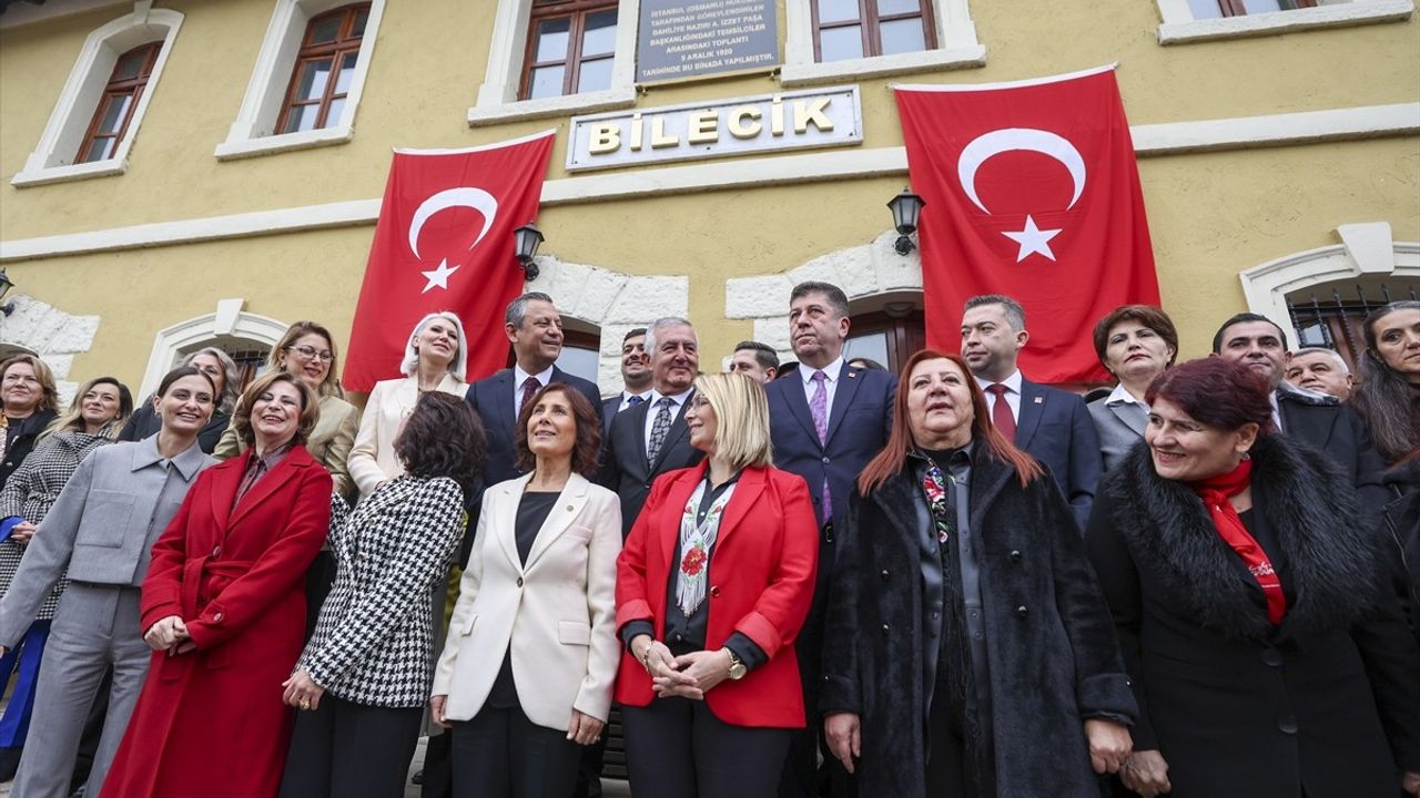 CHP Genel Başkanı Özgür Özel, Bilecik Mülakatı'nın 104'üncü Yıl Dönümünü Kutladı