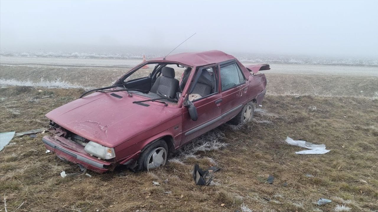 Çorum'da Otomobil Devrildi, 5 Kişi Yaralandı