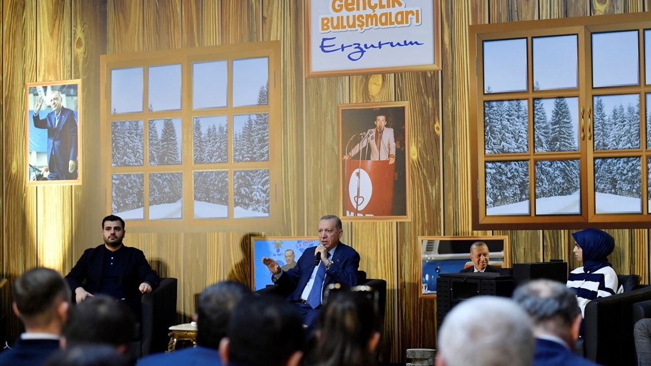 Cumhurbaşkanı Erdoğan, Erzurum'da Gençlerle Buluştu
