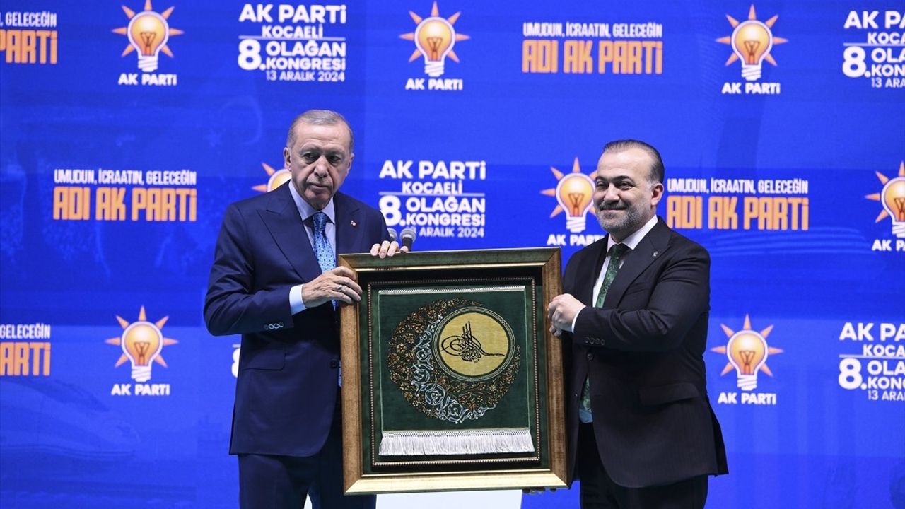 Cumhurbaşkanı Erdoğan, Kocaeli 8. Olağan İl Kongresi'nde Açıklamalarda Bulundu