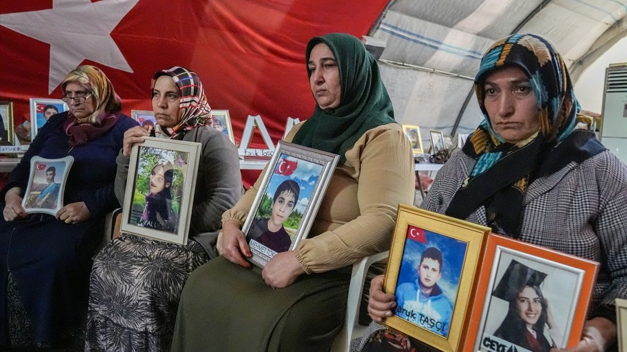 Diyarbakır Anneleri, Evlatlarına Kavuşmak İçin Eylemlerine Devam Ediyor