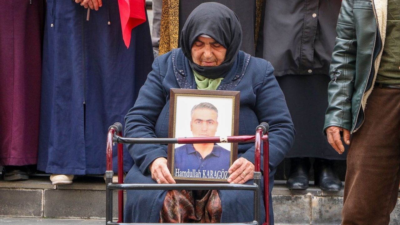 Diyarbakır Annelerine Bir Aile Daha Katıldı