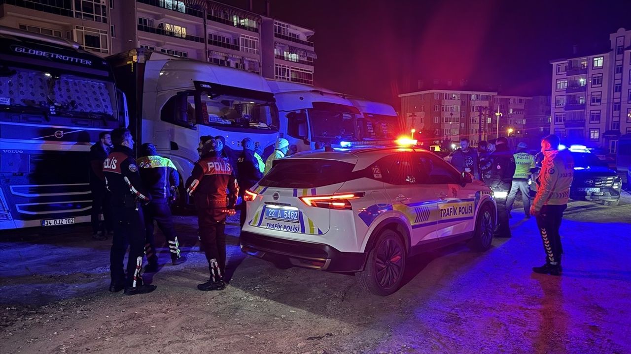 Edirne'de Polise Mukavemet Eden İki Tır Sürücüsü Gözaltına Alındı