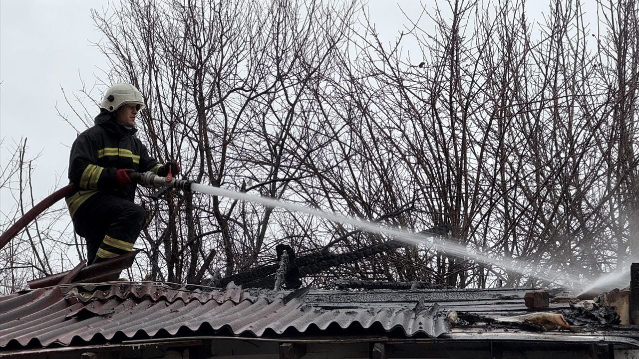 Edirne'de Yangın: Tek Katlı Ev Kullanılamaz Hale Geldi