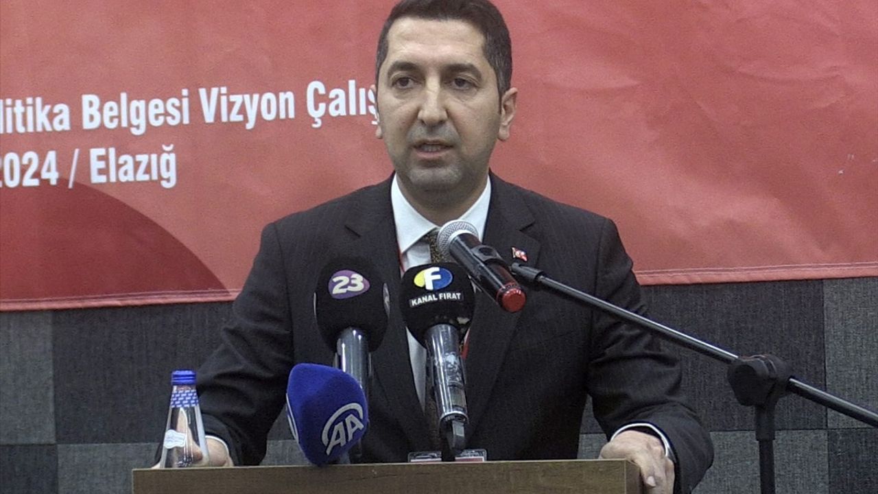 Elazığ'da 'Gençlik Politika Belgesi Vizyon Çalıştayı' Gerçekleştirildi