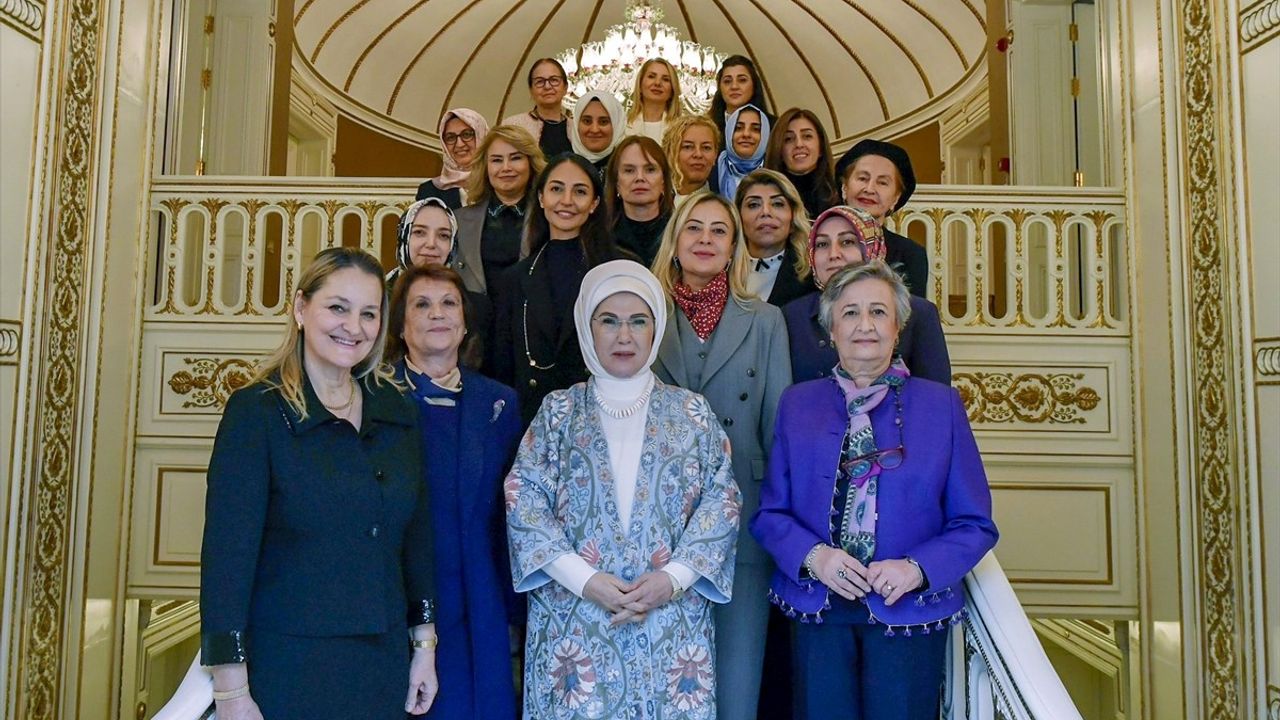 Emine Erdoğan, TOGEM-DER Yönetim Kurulu Üyeleriyle Buluştu