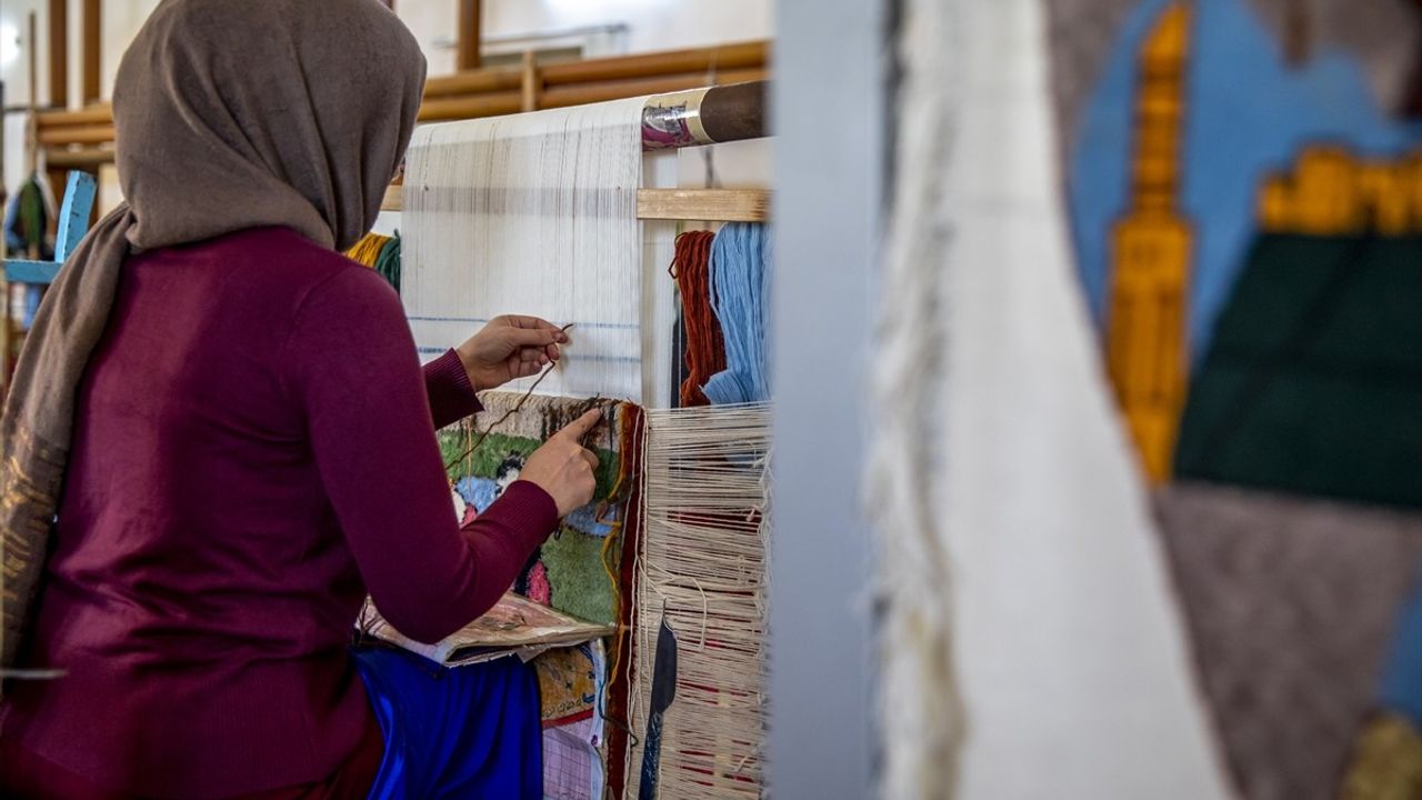 Erbil'deki Kadınlar, Hayallerini Geleneksel Halılara Nakşediyor