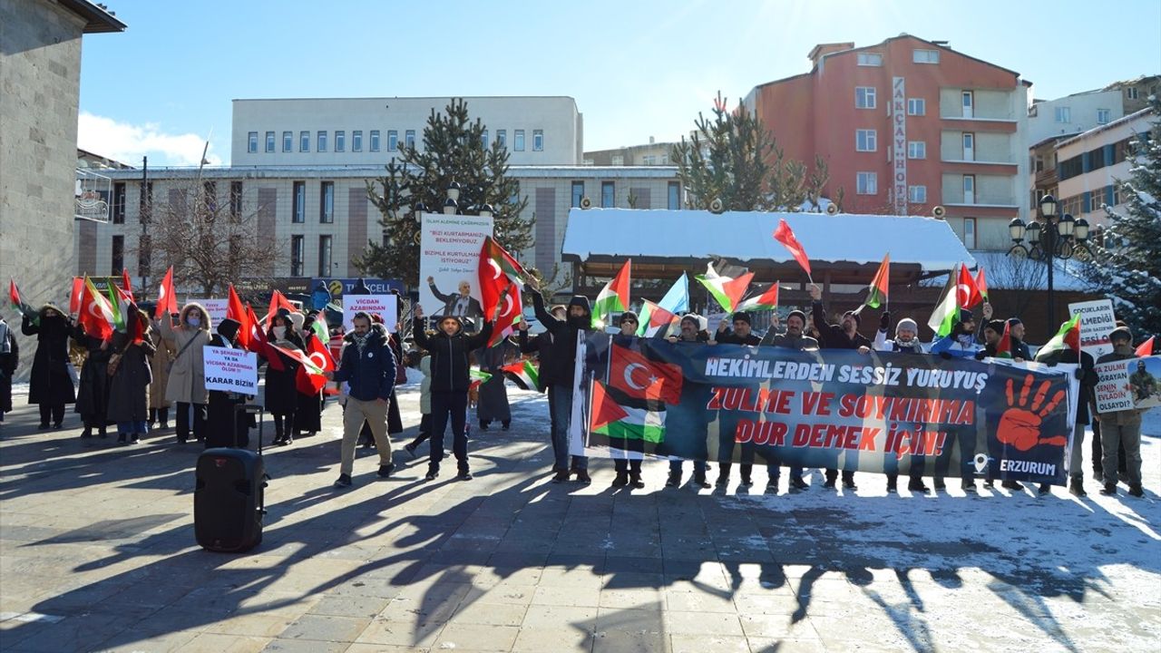 Erzurum'da Sağlık Çalışanlarından Gazze İçin Sessiz Yürüyüş