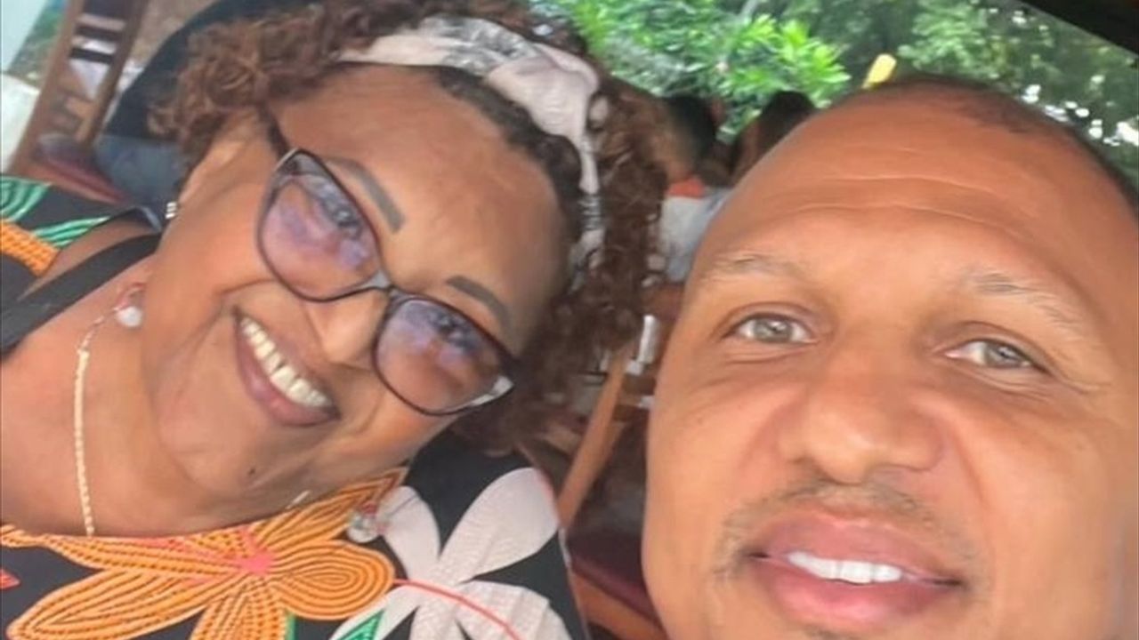 Eski Milli Futbolcu Mehmet Aurelio'nun Annesi Kalp Krizi Nedeniyle Hayatını Kaybetti