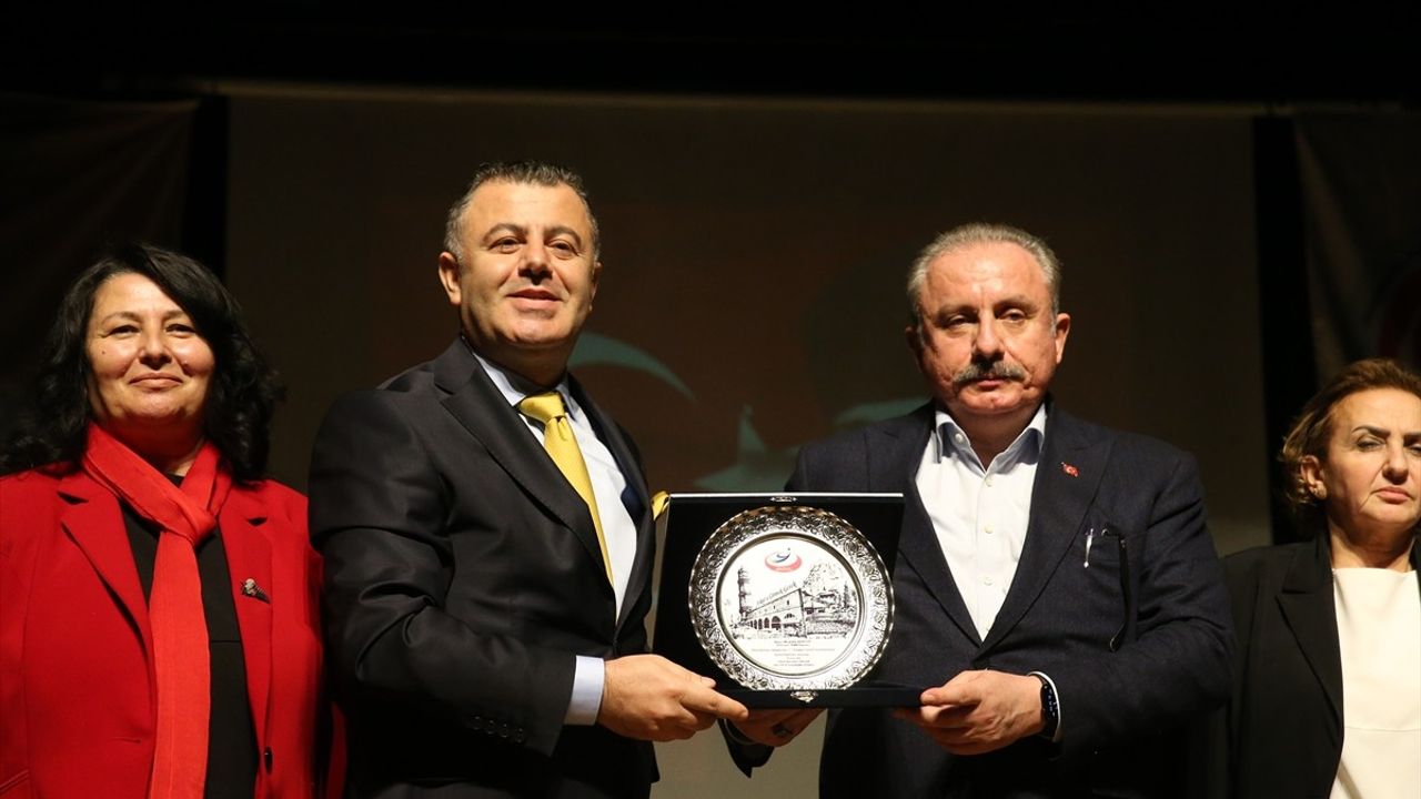 Eski TBMM Başkanı Şentop, Tokat Balkan Türkleri Derneği Genel Kurulu’nda Konuştu