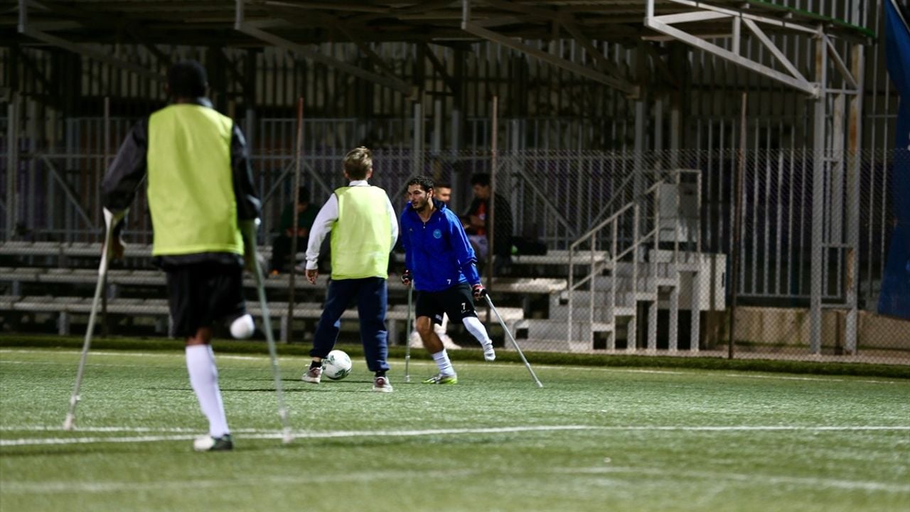 Gebze Belediyesi Ampute Futbol Takımı, Geleceğin Sporcularını Yetiştiriyor