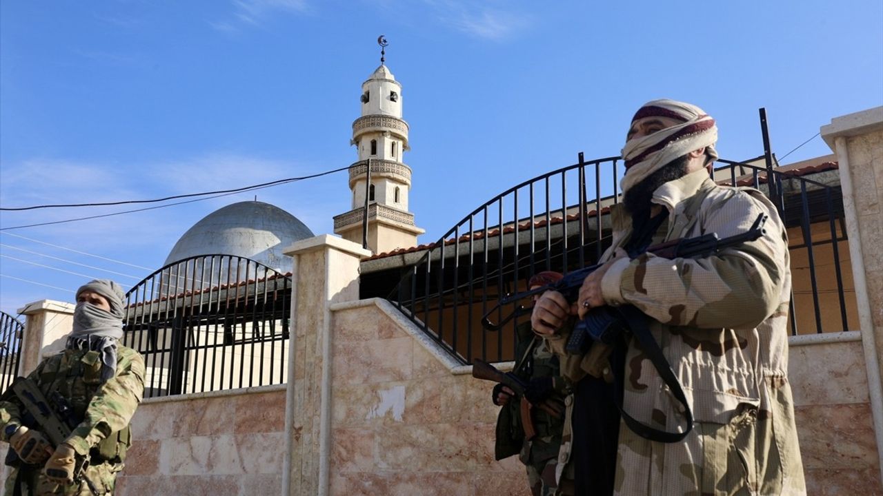 Hama'da Rejim Karşıtı Gruplar, 6 Yerin Kontrolünü Ele Geçirdi