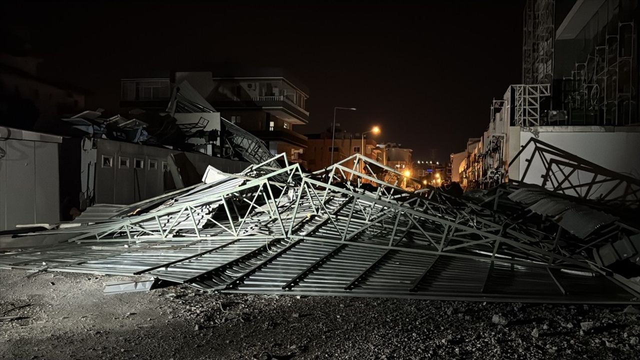 Hatay'da Fırtına Hayatı Olumsuz Etkiledi