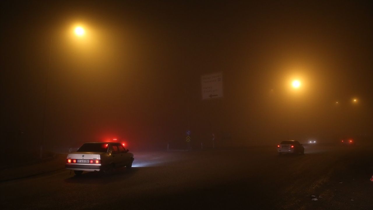 Hatay'da Yoğun Sis Etkili, Görüş Mesafesi 40 Meteye Düştü