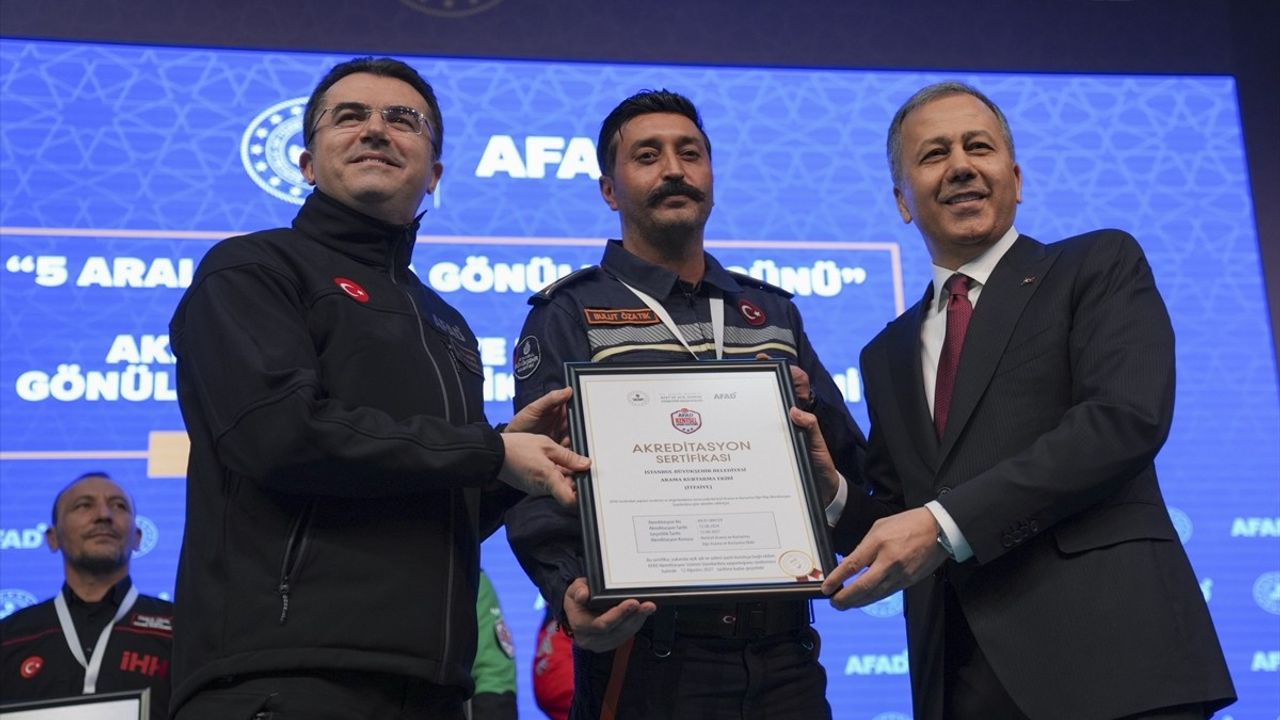 İçişleri Bakanı Yerlikaya, AFAD Gönüllüleri Sertifika Töreni'nde Açıklamalarda Bulundu