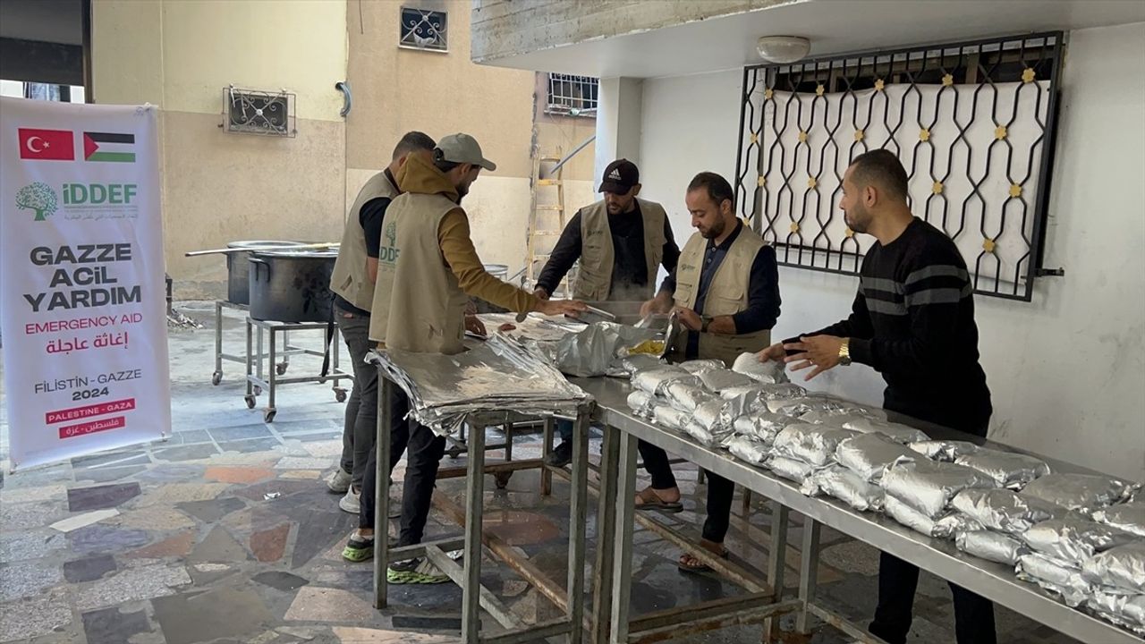 İDDEF, Gazze'de Gıda ve İnsani Yardım Faaliyetlerini Sürdürüyor