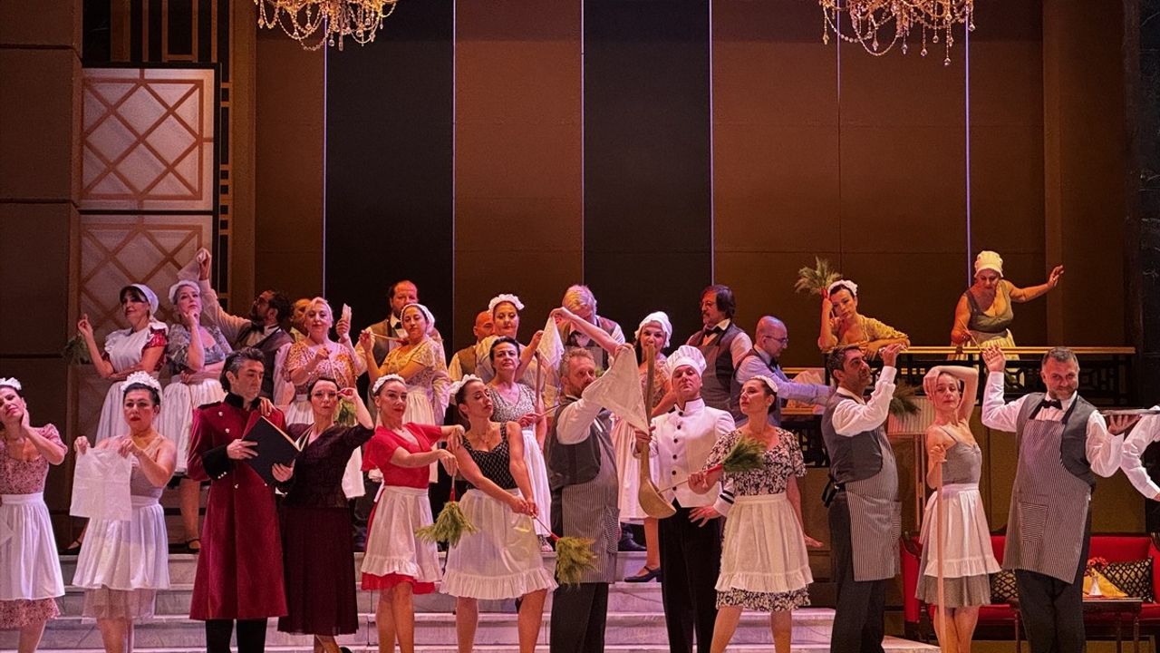 İDOB'un 'Deli Dolu' Opereti 10 Aralık'ta Prömiyer Yapacak