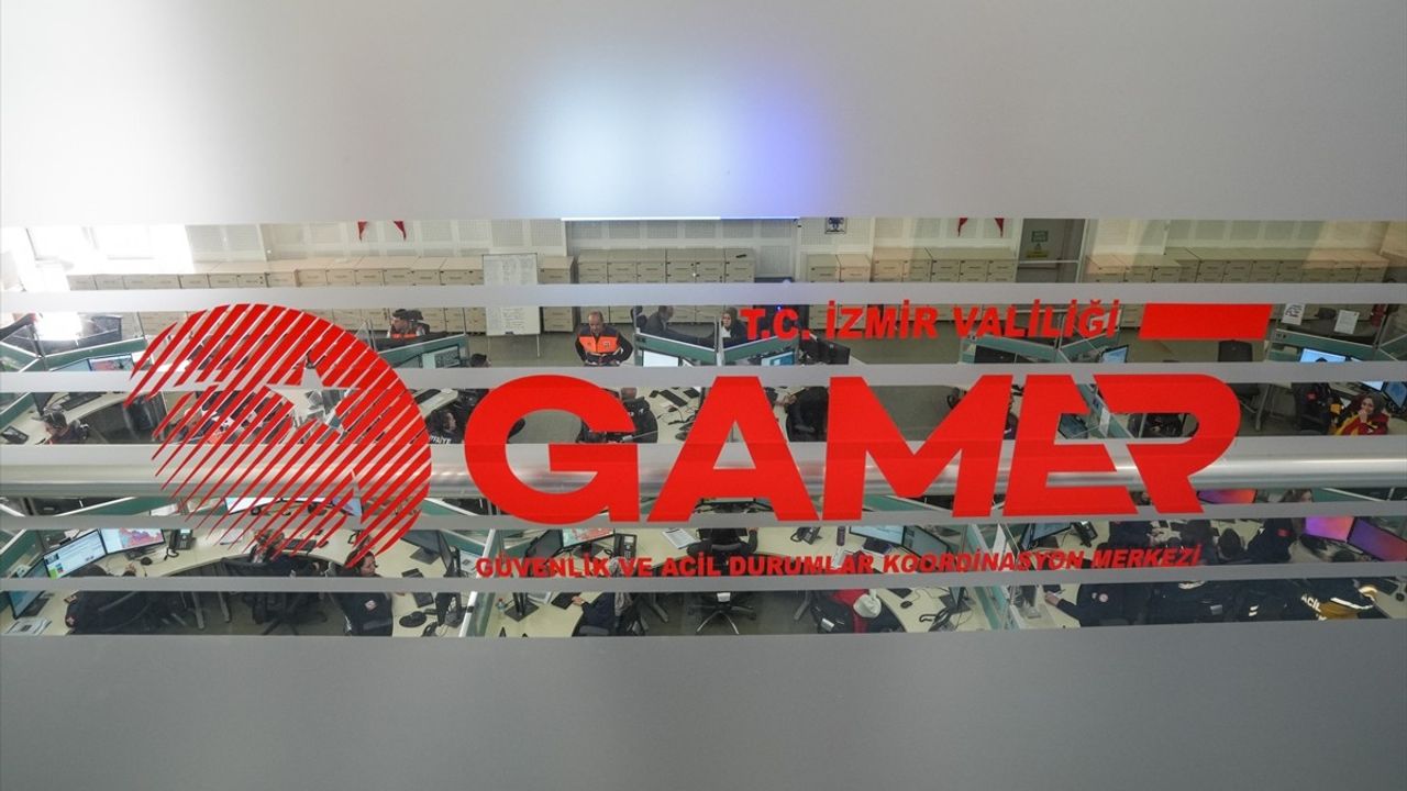 İzmir'de Yılbaşında 15 Bin 124 Kolluk Kuvveti Görev Alacak