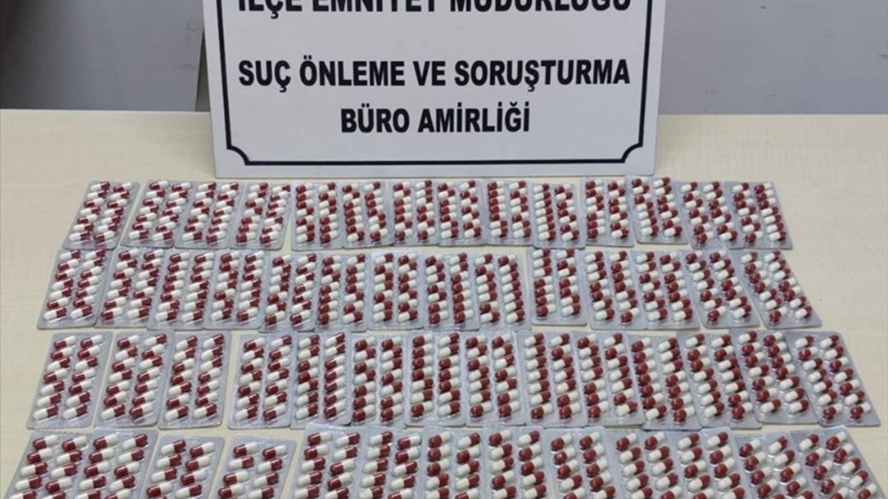 İzmir Kemalpaşa'da Uyuşturucu Operasyonu: 784 Sentetik Ecza Ele Geçirildi