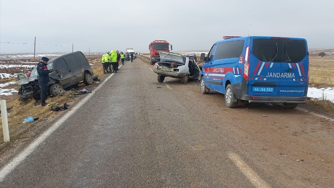 Kahramanmaraş'ta Trafik Kazası: 1 Ölü, 3 Yaralı