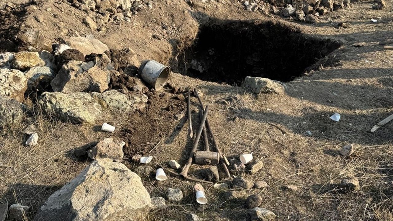 Kars'ta Kaçak Kazı Yapan 6 Kişi Yakalandı