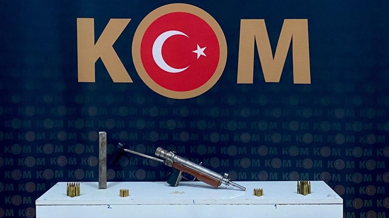Kars'ta Yasa Dışı Silah Ticareti Operasyonunda Üç Kişi Tutuklandı