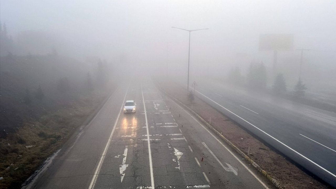 Kırıkkale'de Etkili Olan Sis, Ulaşımı Olumsuz Etkiledi
